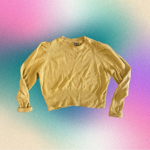 Design Lab Puff-Sleeve Crop Sweater - Picture 1 of 2